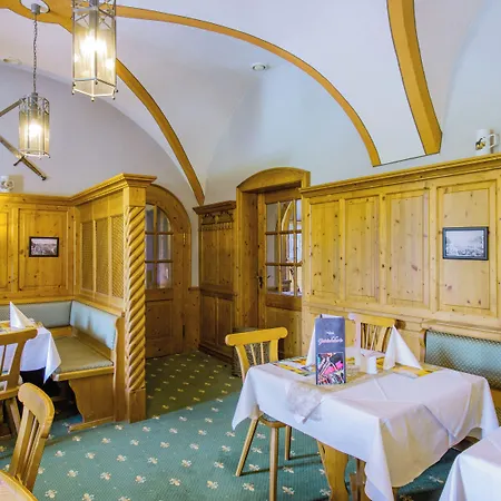 Schloss 3*
